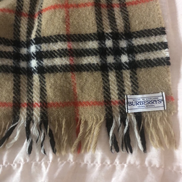 Burberry Scarf 100% Wool - Picture 2 of 2